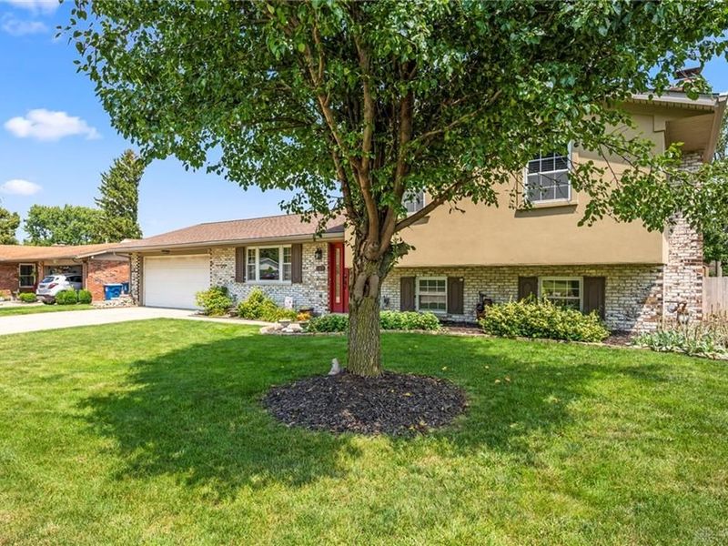 562 Hathaway Trail, Tipp City, OH 45371 Photo 4