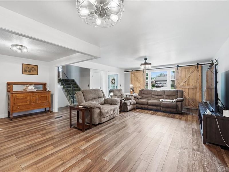 562 Hathaway Trail, Tipp City, OH 45371 Photo 9