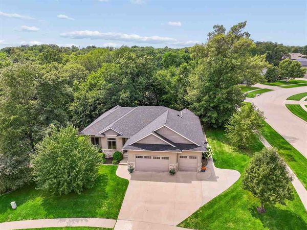 1685 Redbud Circle, North Liberty, IA 52317