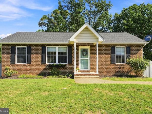 725 CHRISTIANSEN DRIVE, STRASBURG, VA 22657