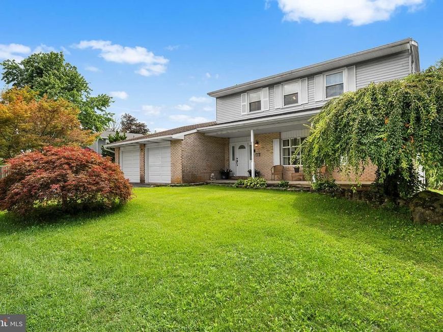 1804 Elmhurst Drive, Whitehall, PA 18052 Main Photo