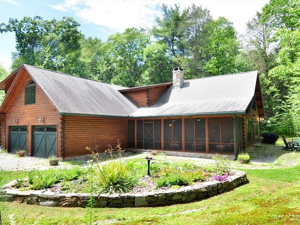 1111 Clubhouse Rd, Tolland, MA 01034