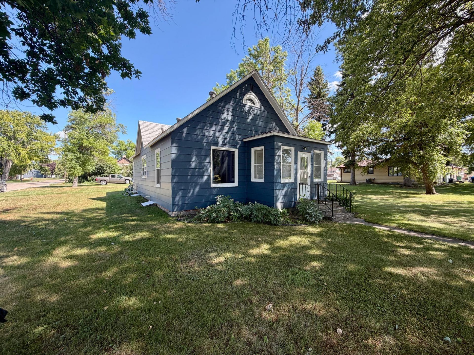 251 3rd Avenue N, Casselton, ND 58012 Main Photo