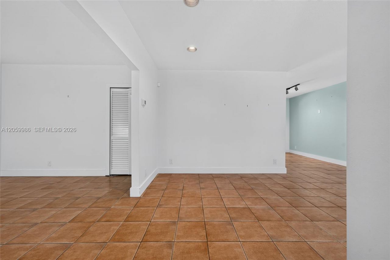 12935 SW 81st Ave , Unit n/a, Pinecrest, FL 33156 Photo