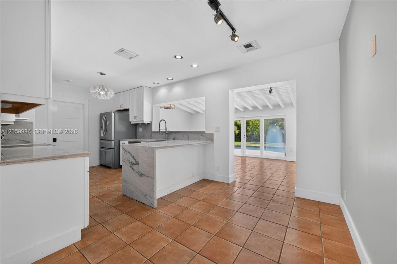 12935 SW 81st Ave , Unit n/a, Pinecrest, FL 33156 Photo