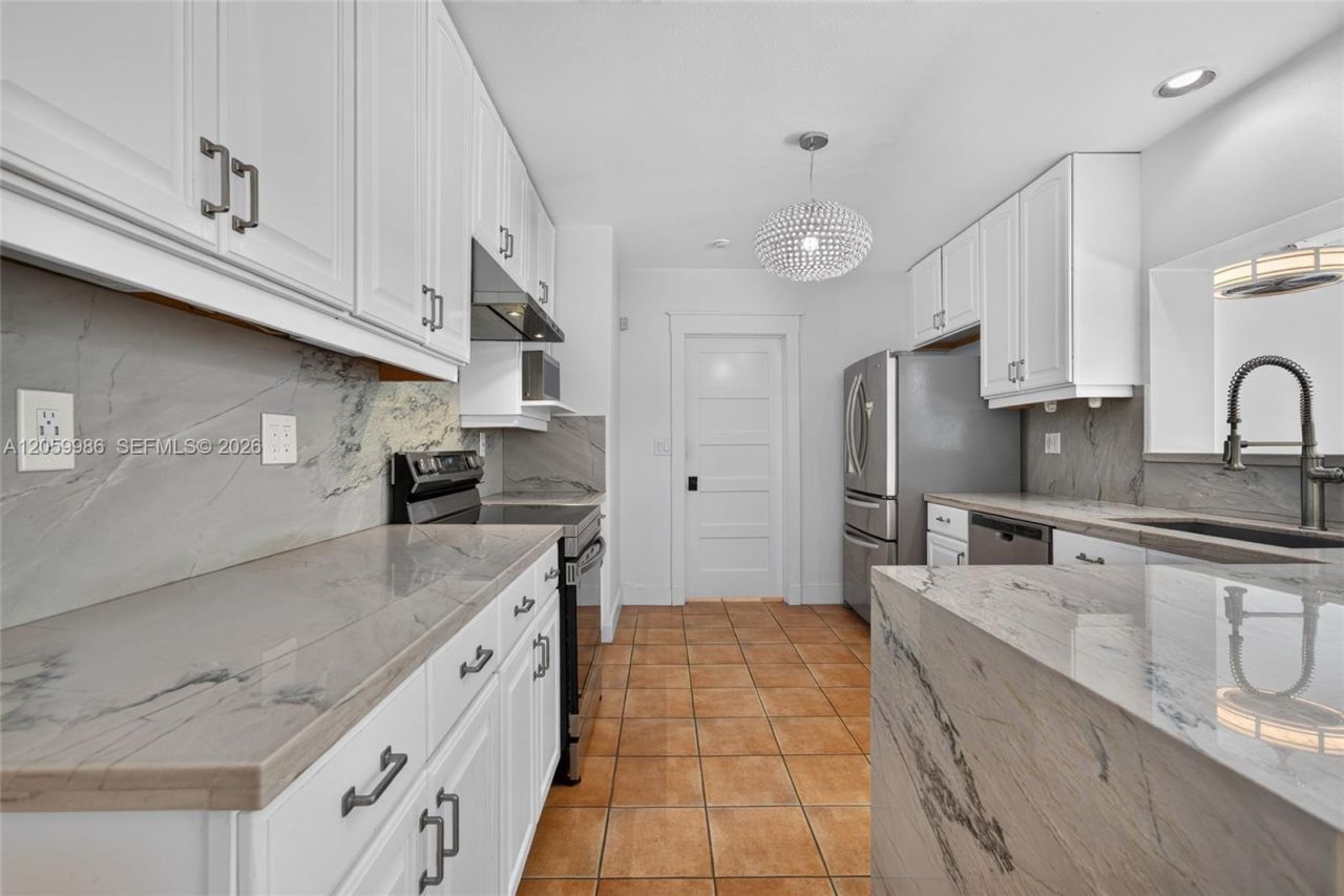 12935 SW 81st Ave , Unit n/a, Pinecrest, FL 33156 Photo