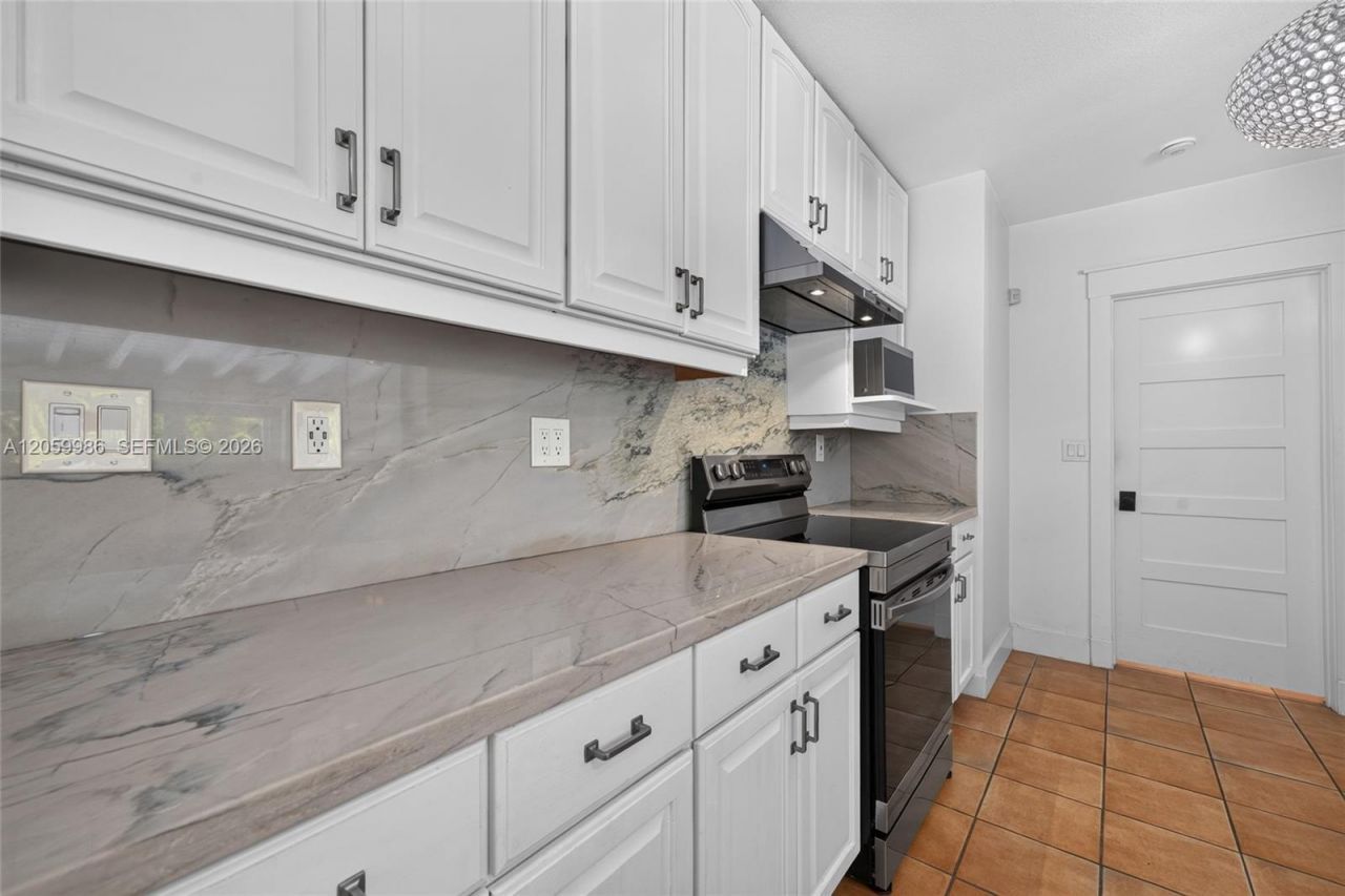 12935 SW 81st Ave , Unit n/a, Pinecrest, FL 33156 Photo