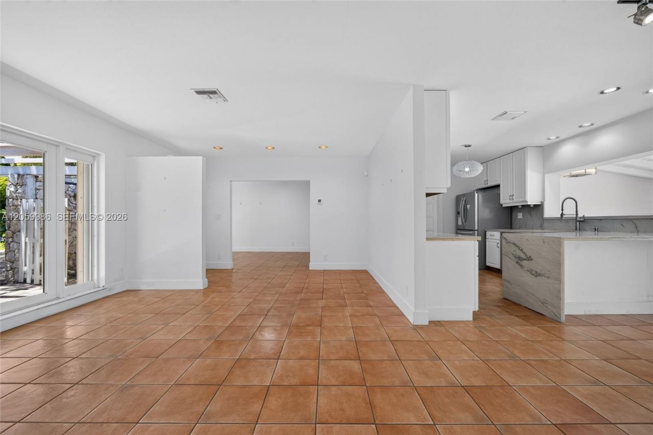 12935 SW 81st Ave , Unit n/a, Pinecrest, FL 33156 Photo