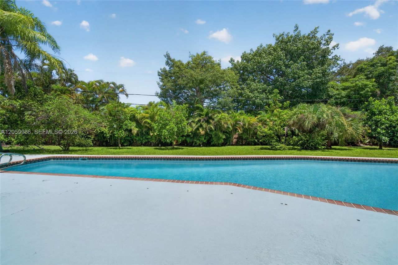 12935 SW 81st Ave , Unit n/a, Pinecrest, FL 33156 Photo