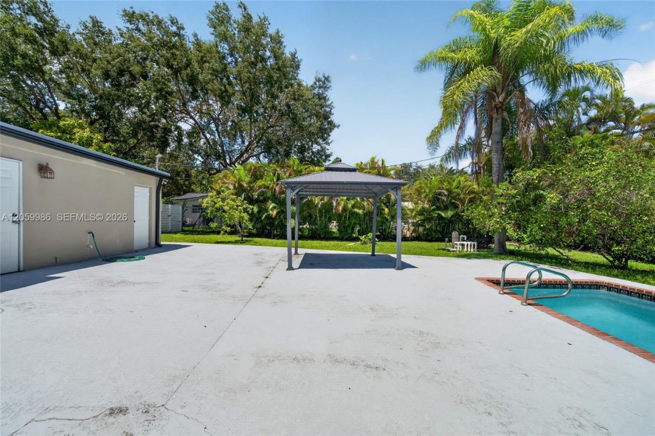 12935 SW 81st Ave , Unit n/a, Pinecrest, FL 33156 Photo