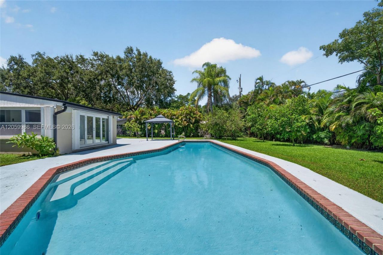 12935 SW 81st Ave , Unit n/a, Pinecrest, FL 33156 Photo