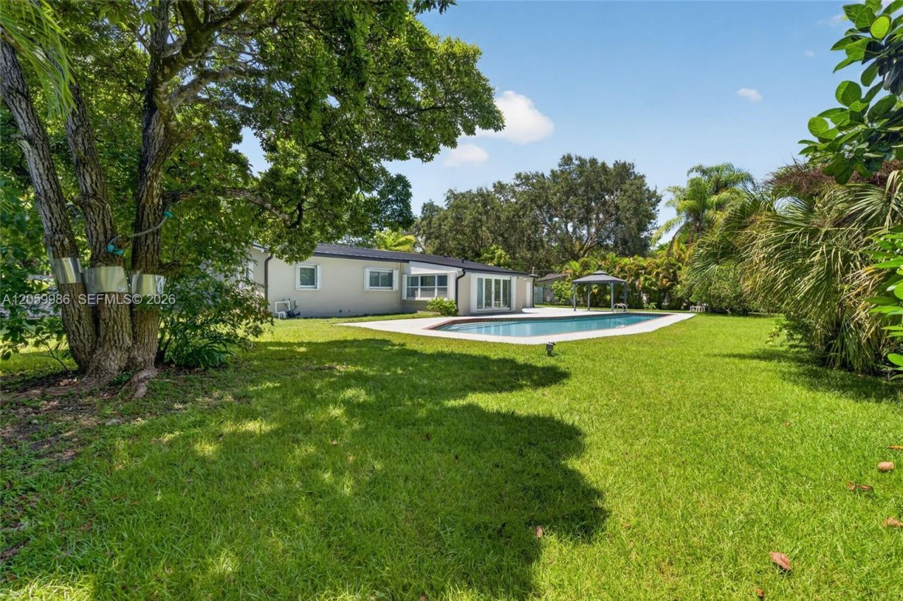 12935 SW 81st Ave , Unit n/a, Pinecrest, FL 33156 Photo