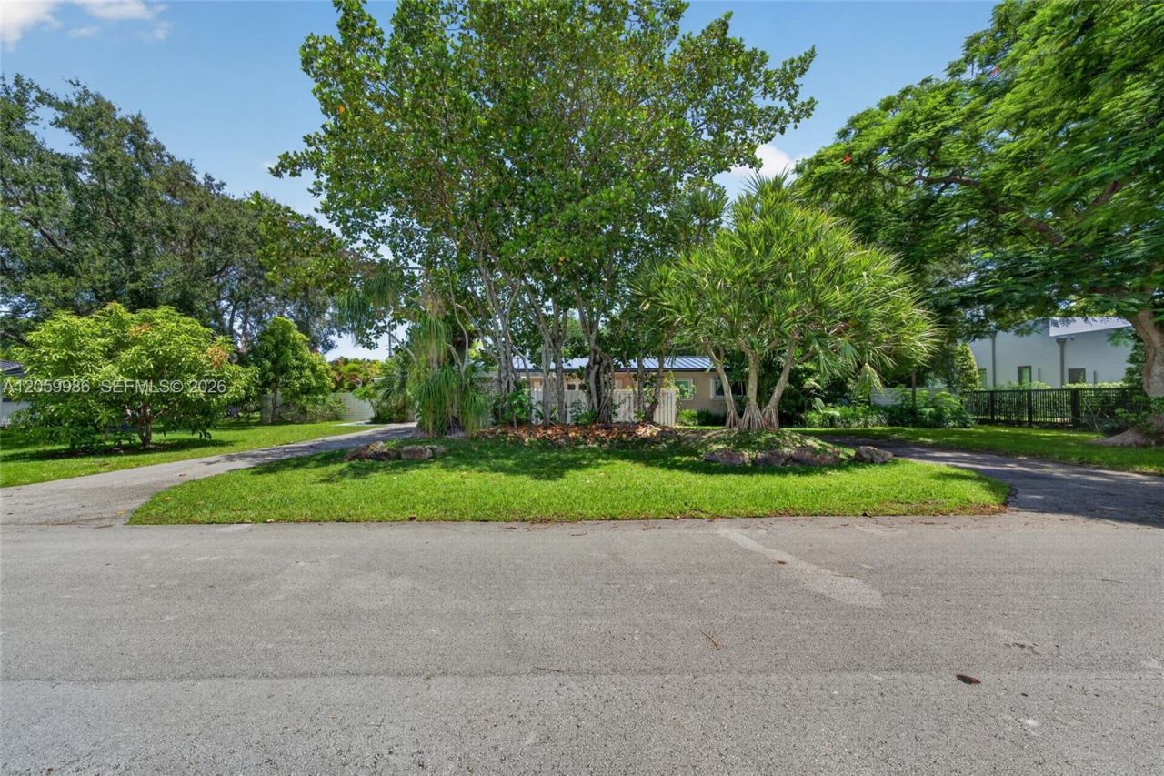 12935 SW 81st Ave , Unit n/a, Pinecrest, FL 33156 Photo