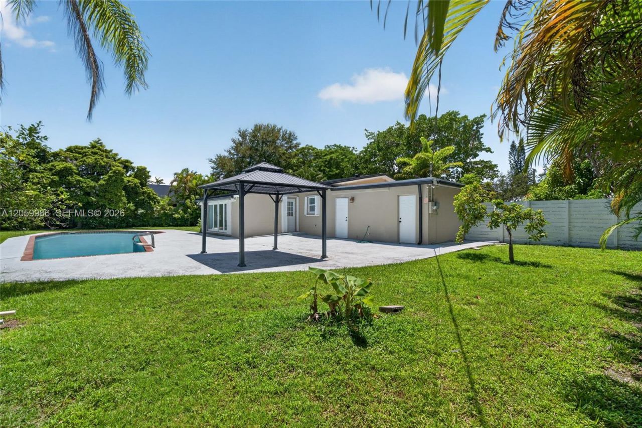 12935 SW 81st Ave , Unit n/a, Pinecrest, FL 33156 Photo