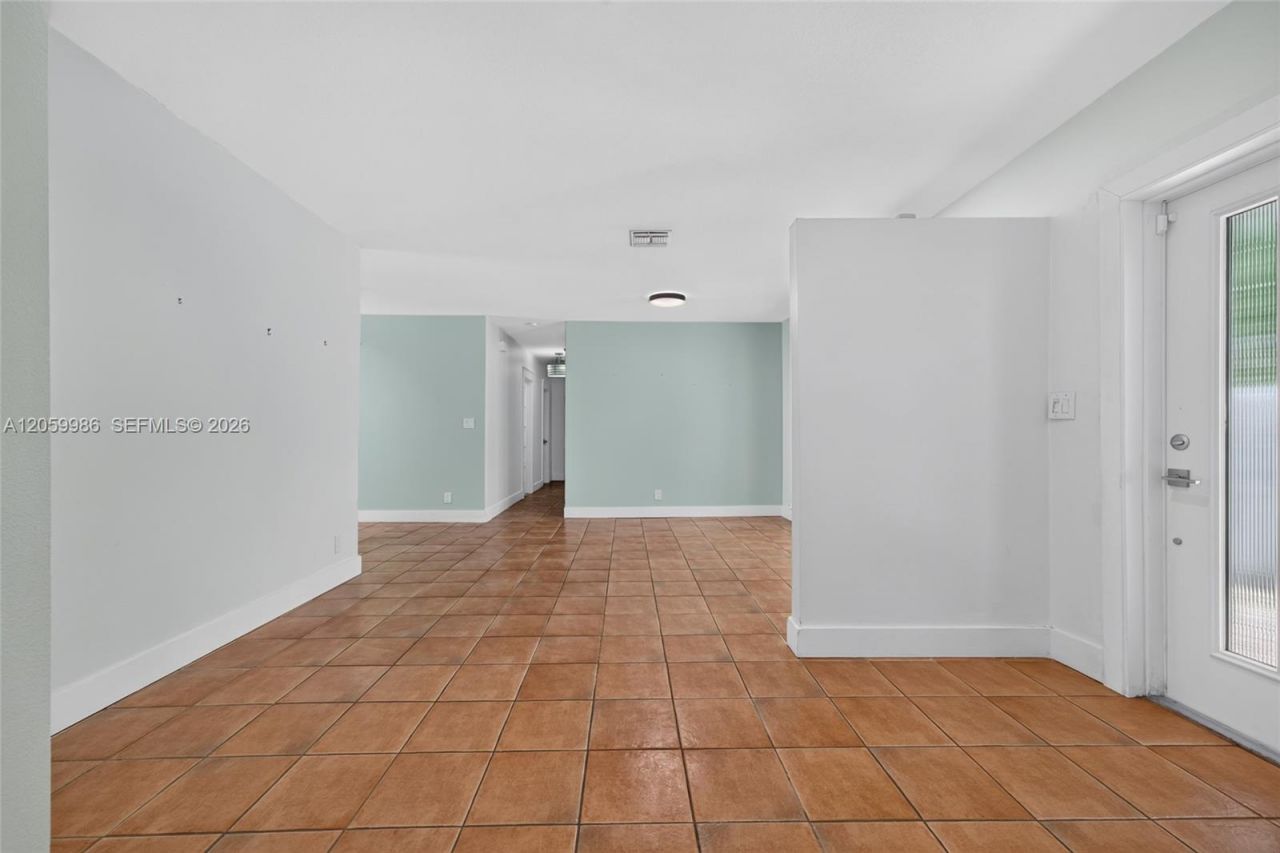 12935 SW 81st Ave , Unit n/a, Pinecrest, FL 33156 Photo