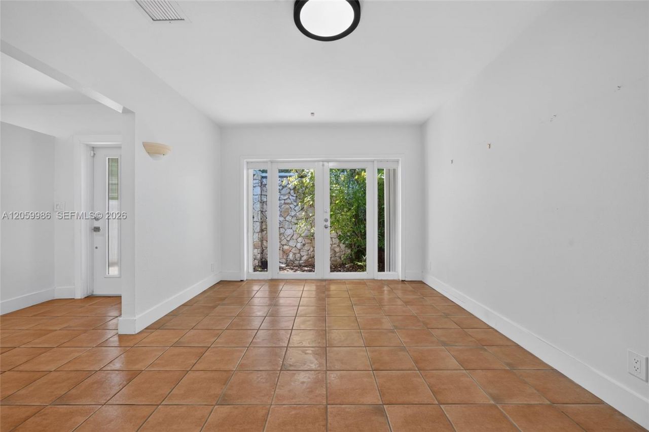 12935 SW 81st Ave , Unit n/a, Pinecrest, FL 33156 Photo