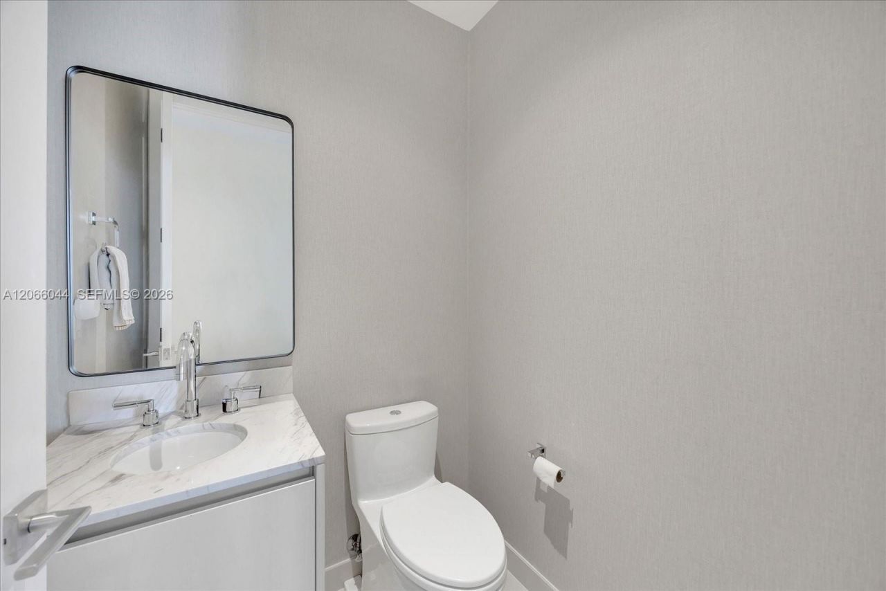 2821 S Bayshore Dr , Unit 11B, Miami, FL 33133 Photo