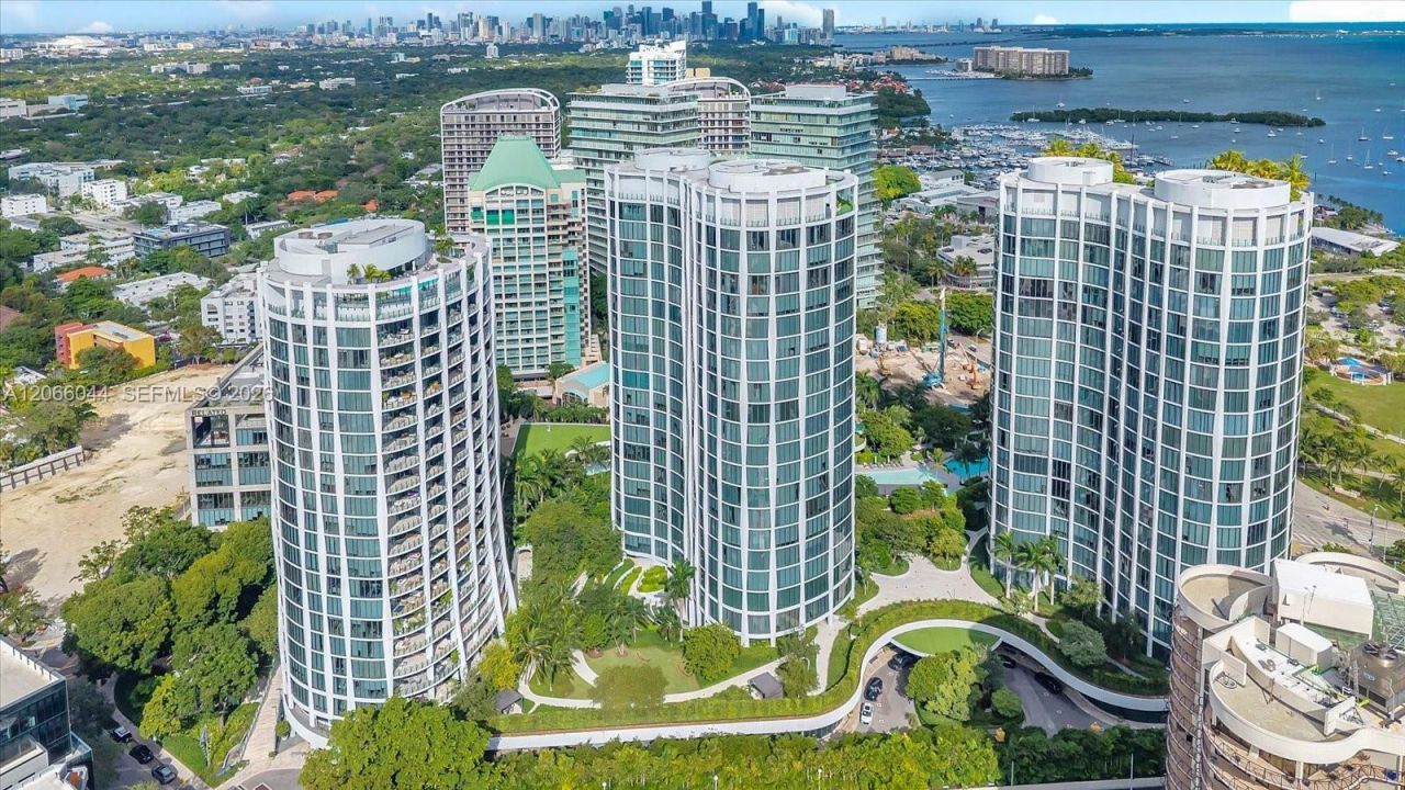 2821 S Bayshore Dr , Unit 11B, Miami, FL 33133 Photo
