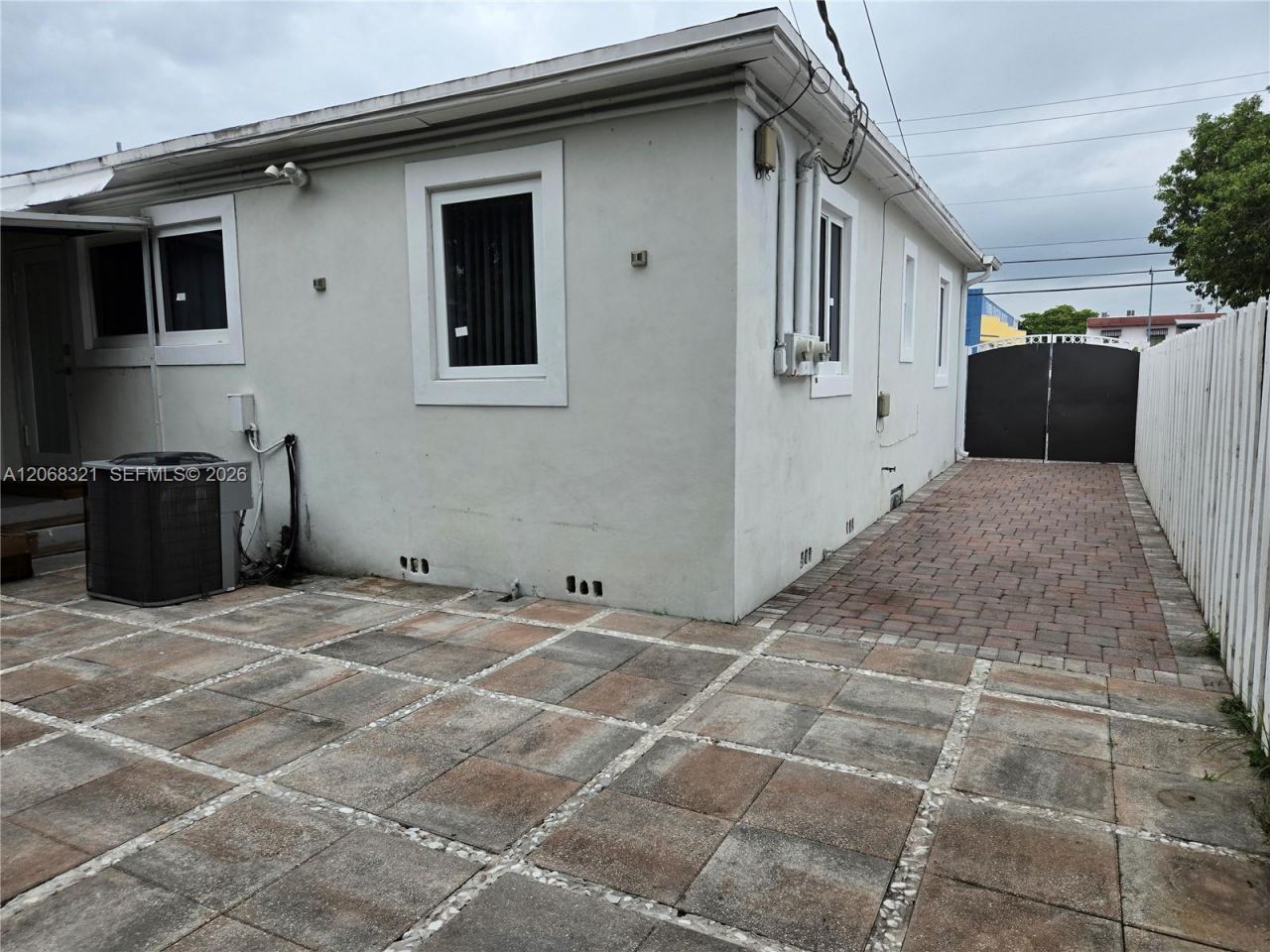 5810 SW 9th St , West Miami, FL 33144 Photo