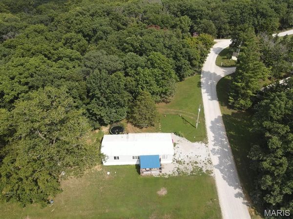 28567 Comanche Trail , Canton, MO 63435