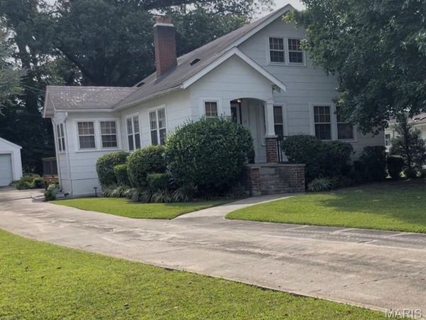 15 S Hickory Street , Dexter, MO 63841