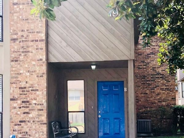 1953 S Brightside View Dr, Unit #B, Baton Rouge, LA 70820