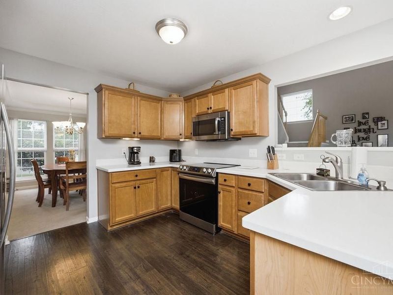 6028 Pond View Court, Green Township, OH 45247 Photo 13