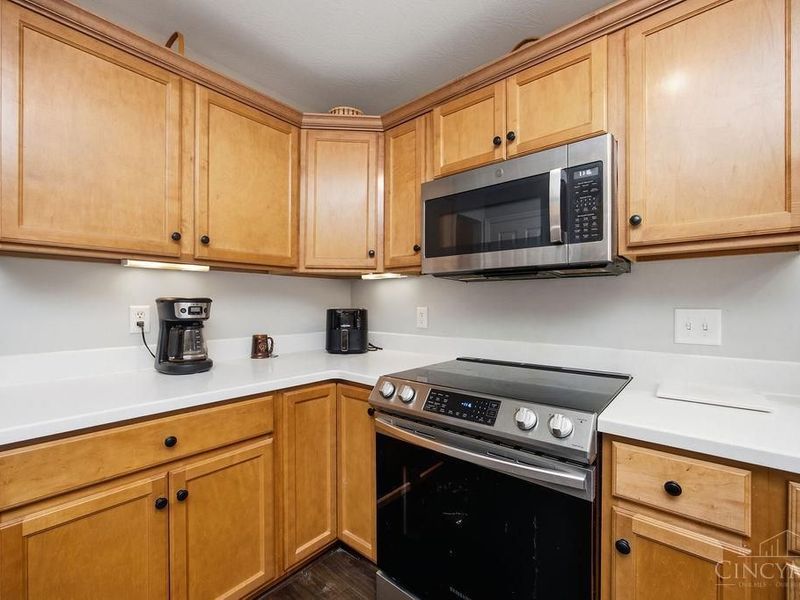 6028 Pond View Court, Green Township, OH 45247 Photo 14