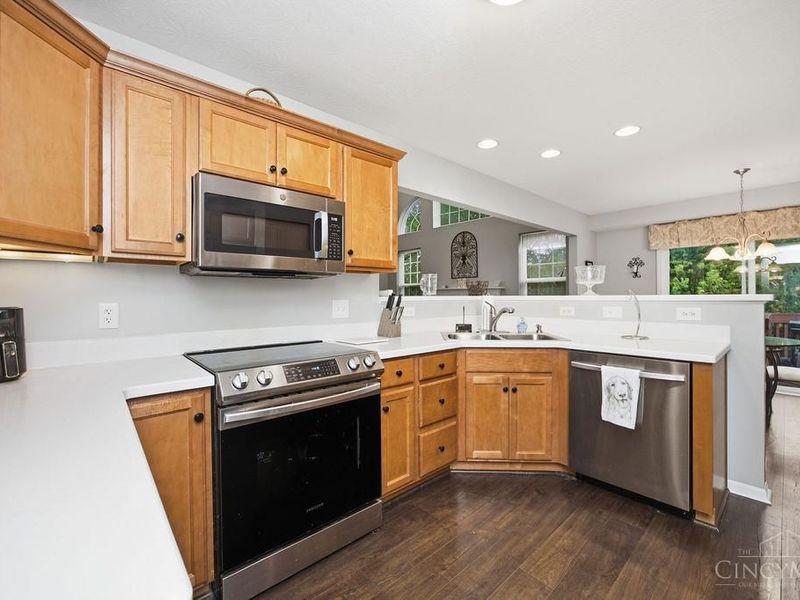 6028 Pond View Court, Green Township, OH 45247 Photo 18