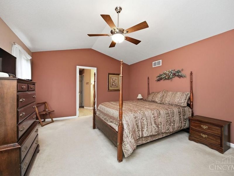 6028 Pond View Court, Green Township, OH 45247 Photo 25