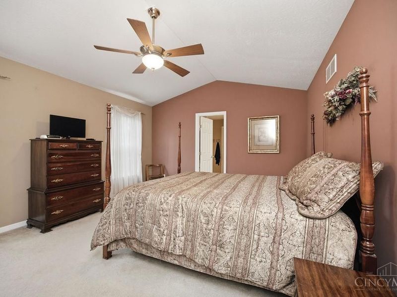 6028 Pond View Court, Green Township, OH 45247 Photo 26