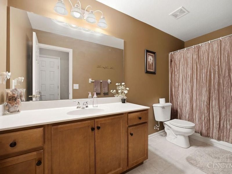 6028 Pond View Court, Green Township, OH 45247 Photo 32