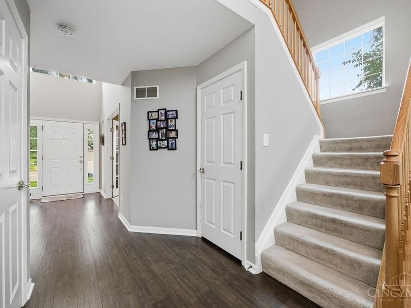 6028 Pond View Court, Green Township, OH 45247 Photo 7