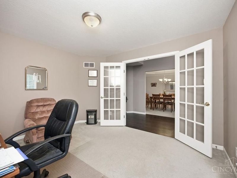 6028 Pond View Court, Green Township, OH 45247 Photo 8