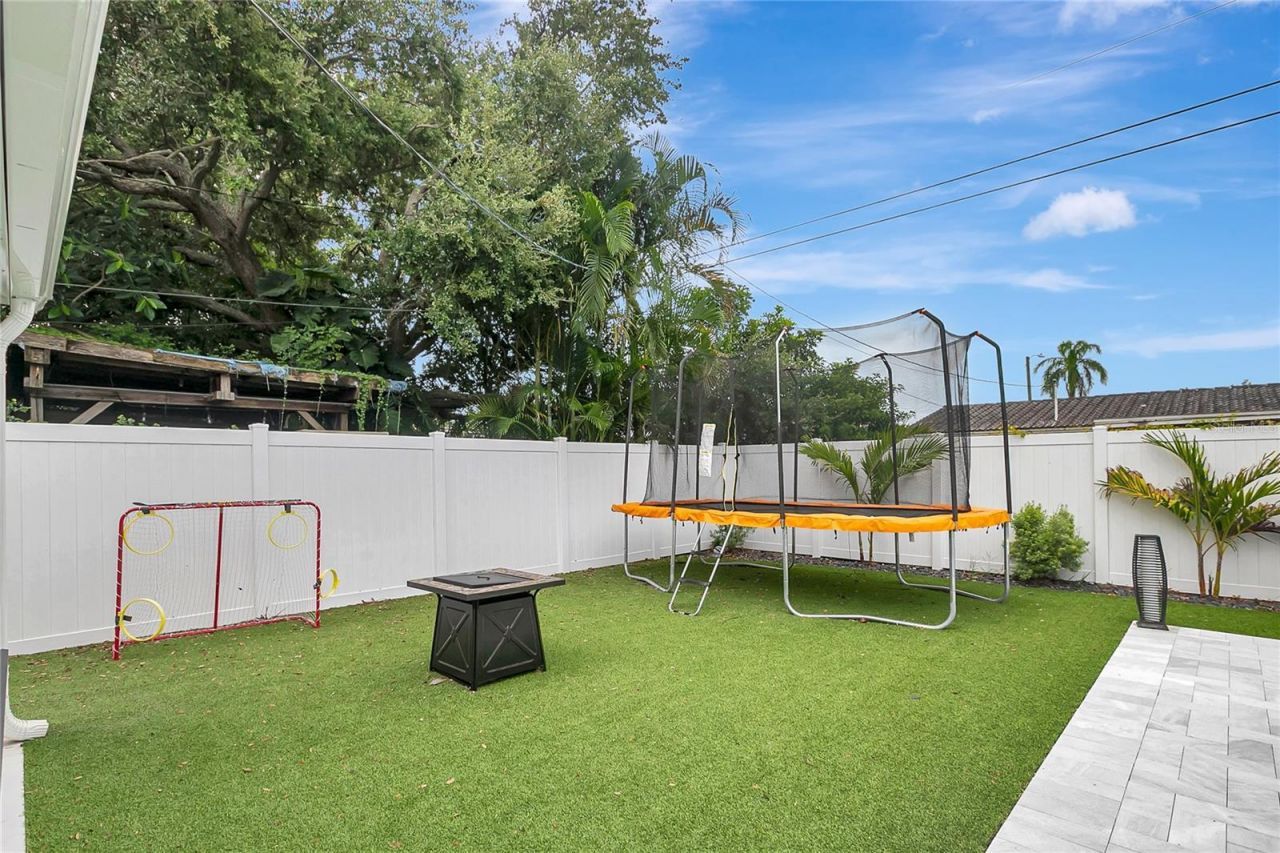 510 Hillcrest Drive, Largo, FL 33771 Photo