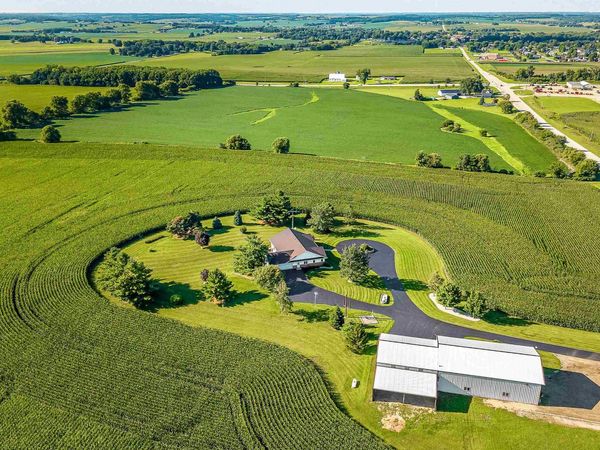 11056 Center Road, DURAND, IL 61024