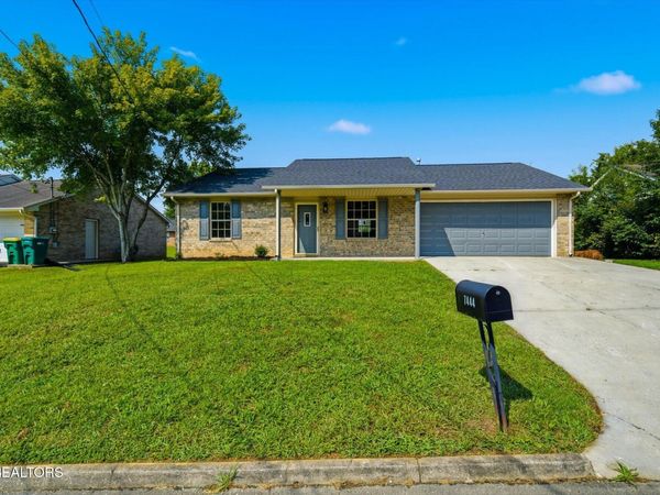 7444 Lyle Bend Lane, Knoxville, TN 37918