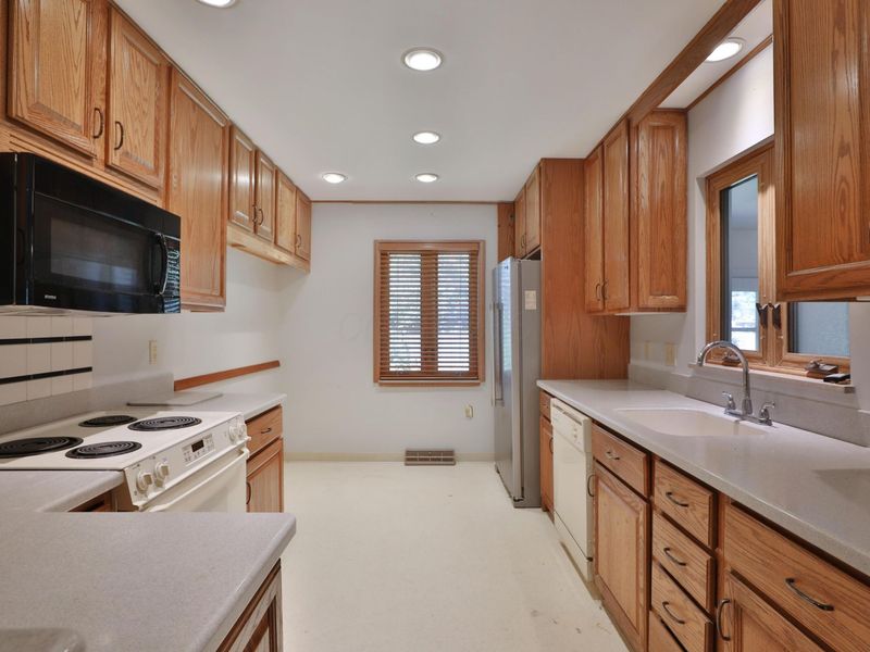 3499 Kirkham Road , Columbus, OH 43221 Photo 14