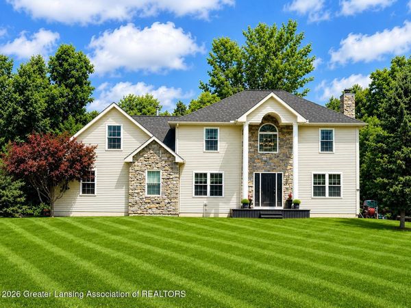 2681 Dakota Drive, Eaton Rapids, MI 48827