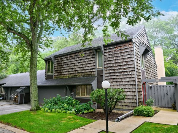 156 Lakefield Ct, Wind Point, WI 53402