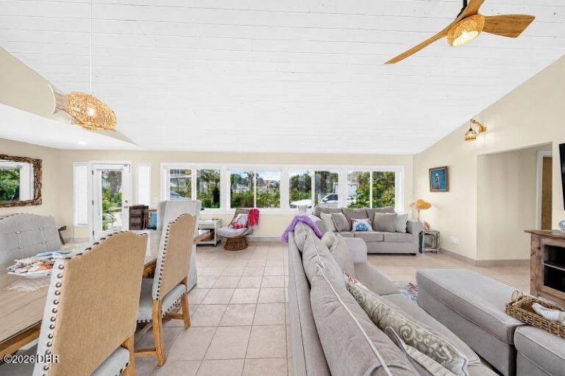 921 N Atlantic Avenue, New Smyrna Beach, FL 32169 Photo