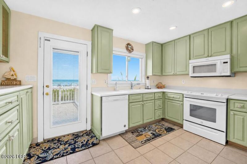 921 N Atlantic Avenue, New Smyrna Beach, FL 32169 Photo
