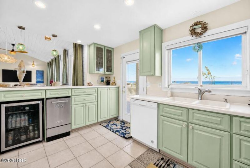 921 N Atlantic Avenue, New Smyrna Beach, FL 32169 Photo