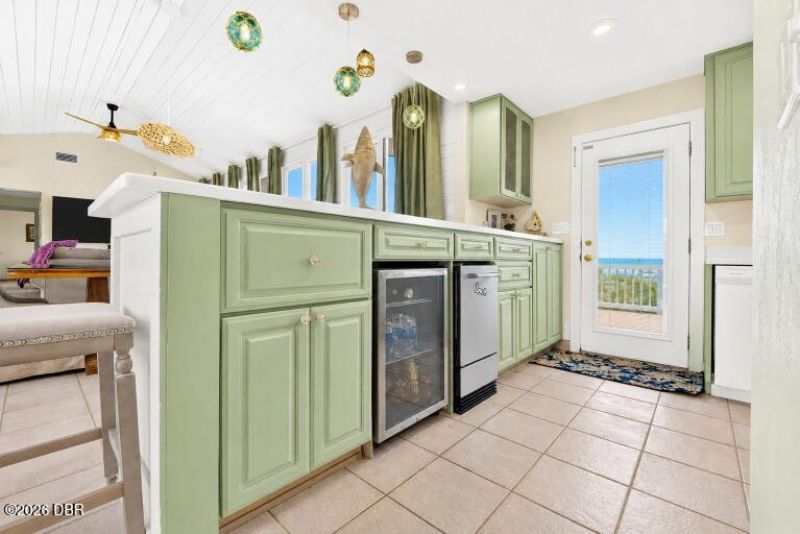 921 N Atlantic Avenue, New Smyrna Beach, FL 32169 Photo