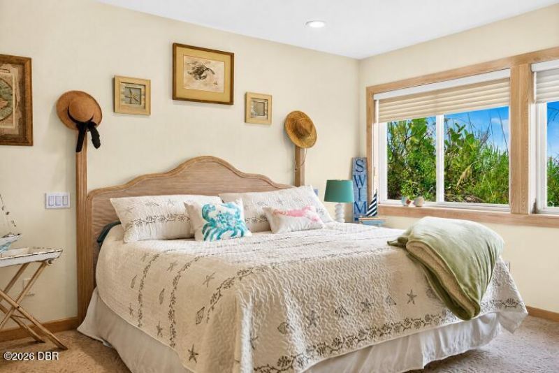921 N Atlantic Avenue, New Smyrna Beach, FL 32169 Photo