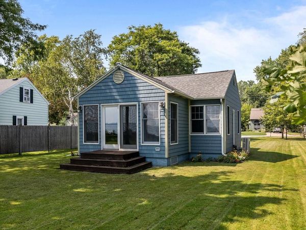 1823 BRIGHTON BEACH ROAD, Menasha, WI 54952