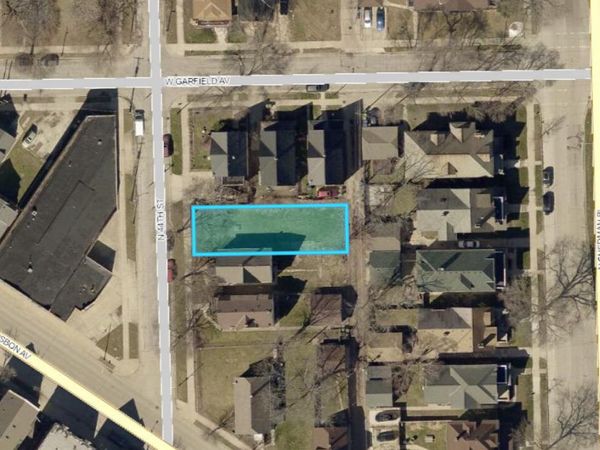 2182 N 44TH STREET, Milwaukee, WI 53208