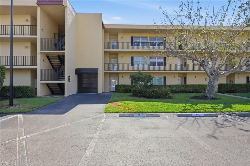 1086 Forest Lakes Dr , Unit 106, Naples, FL 34105 Photo