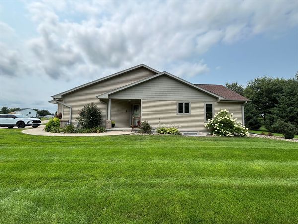 2624 Hiawatha Street, Perry, IA 50220