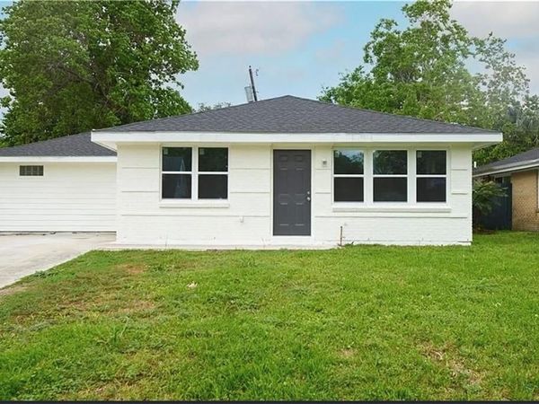 2844 SOMERSET Drive, New Orleans, LA 70131